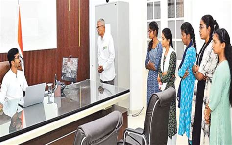 MEO Mallareddy Rewards Class 10 Toppers with Air Travel Experience