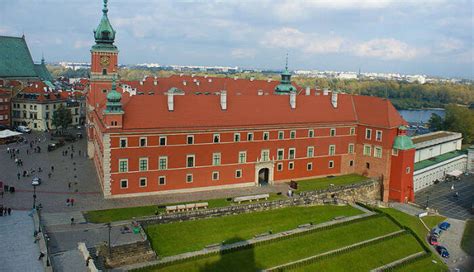 10 Best Things To Do In Warsaw For A Heart-warming Holiday