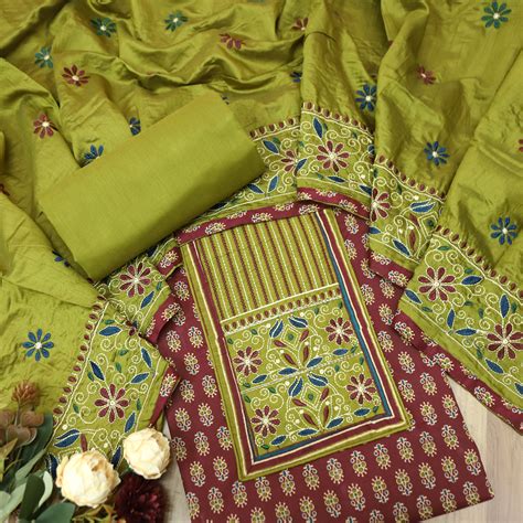 Maurya Mahogany Maroon Embroidered Neck Yoke with Ajrak Print Cotton S ...