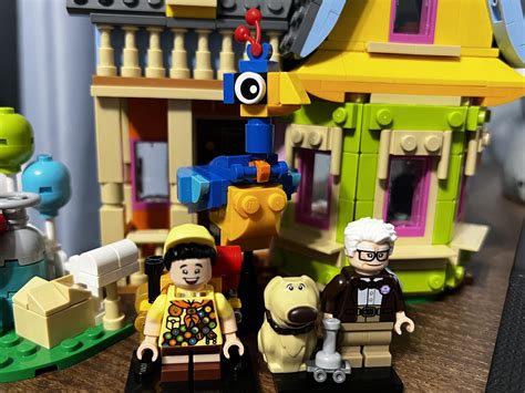 Built Kevin/ The Snipe for my LEGO Up House! He really ties it together. : r/lego