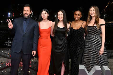 Sadie En Sunny Sandler In Volwassenen 'You Are So Not Invited To My