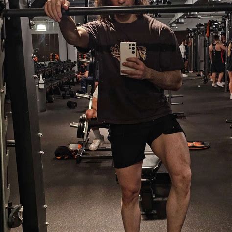 18 month transformation 62kg (136lbs) - 79kg (174lbs) 185cm (6ft1) feel ...