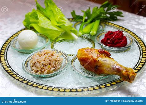 Passover Seder Plate Israel, Hebrew: Passover Bowl. Passover or Pesach ...