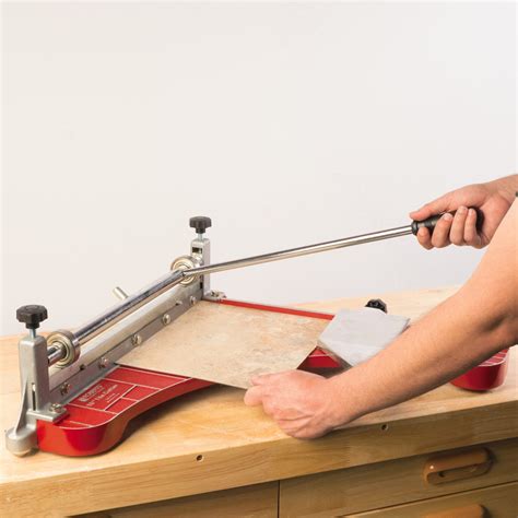 18" PRO VINYL TILE CUTTER - ROBERTS®