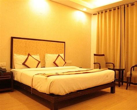 FABHOTEL MAJESTIC JPM I (New Delhi) - Hotel Reviews & Photos - Tripadvisor