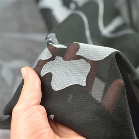 tissu dévoré fleurs gris - A&A Patrons