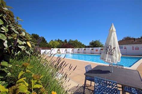 SHOREFIELD COUNTRY PARK (Milford on Sea) - Specialty Inn Reviews ...