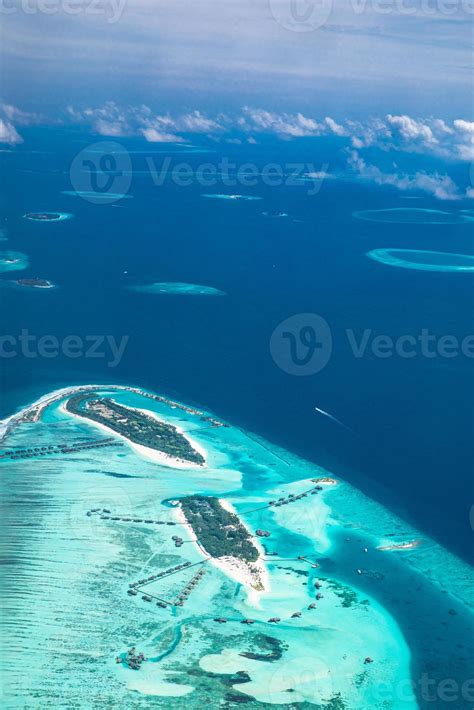 vista aérea do resort maldivas, destino de viagem de luxo. vista ...