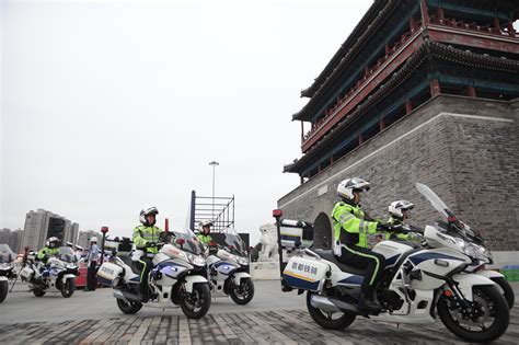 北京交警增添“铁骑队” 三环路内接警5分钟即到现场|路内|北京交警_新浪新闻
