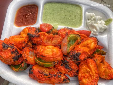 Fulfil Your Momos Cravings At This Outlet In Janakpuri | LBB