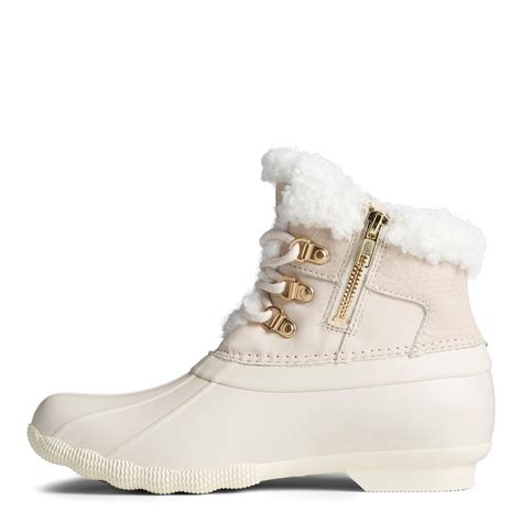 White Winter Boots: 10 Perfect Additions To Your Winter Wardrobe ...