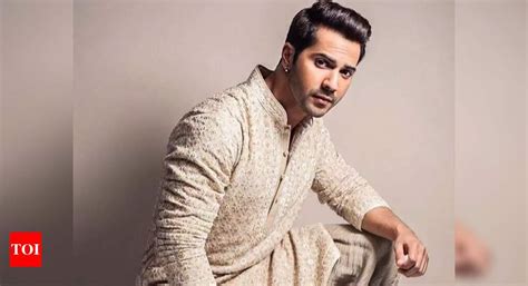 Varun Dhawan comes to the aid of a young dancer who got injured while ...