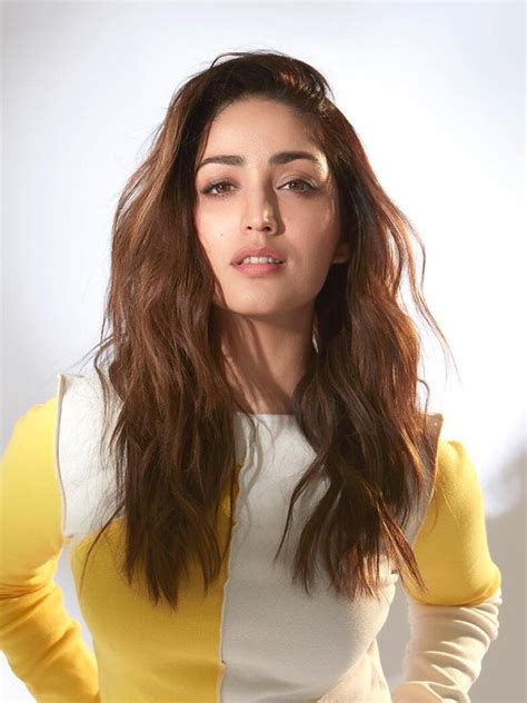 Yami Gautams Homemade Face Scrub