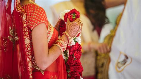 Madhya Pradesh Couple Participate In CM Mass Wedding Ceremony For ₹49K ...