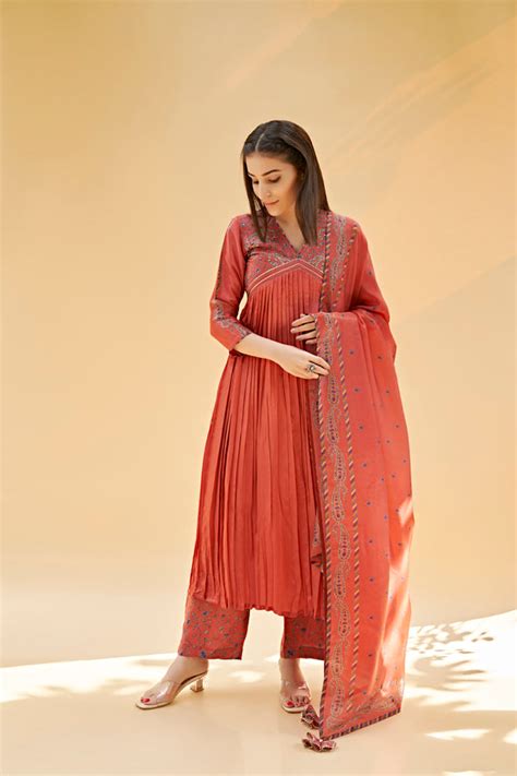 Sukruti Design : Ethnic Wear - By Online Indian Ethnic Wear