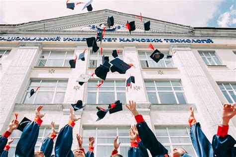 高中毕业如何申请加拿大留学？