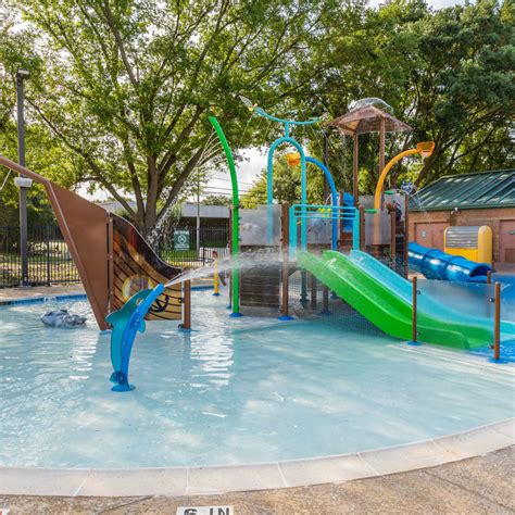 QUILLIAN CENTER NOAH’S ARK - Landmark Aquatic