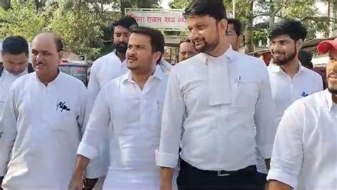Rampur News: दो जन्म प्रमाण पत्र मामले में अब्दुल्ला आजम रखेंगे अपना ...