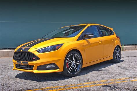 2016 Ford Focus ST One Week Review and Roadtest | Automobile Magazine