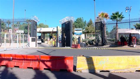 Viajeros Exigen Extender Horario de Atención en Garita de Tecate | N+