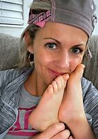 amateur girl webcam feet show