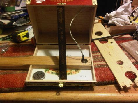 4 String Cigar Box Guitar Lessons 的图像结果