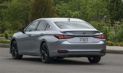 2022 Lexus ES 300h F SPORT Review: Luxurious and Efficient - autoNXT.net