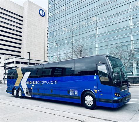 Denver Airport (DEN) to Greeley - 5 ways to travel via train, and bus