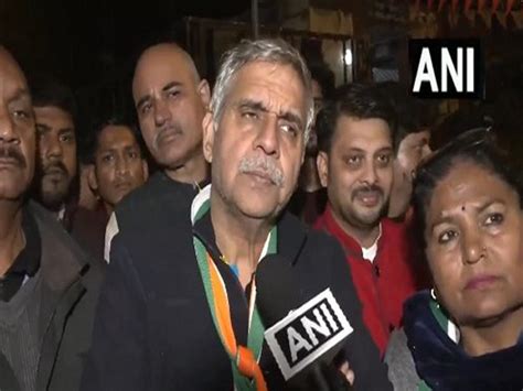 Congress' Sandeep Dikshit accuses AAP of looting people, asks "What are ...
