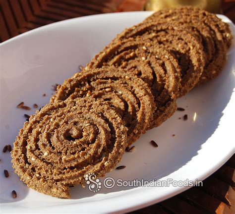 Kavuni arisi murukku | Black rice chakli-How to make-step by step ...