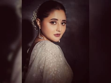 Bhojpuri Actress Rashmi Desai Shared Anarkali Suit Killer Bold Pose ...