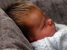 Newborn Baby With Hair by Bombshell Newborn Amazes Parents With His Fair Newborn Baby With Hair