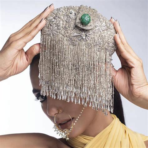 Silver Luna Minaudiere – WeaveinIndia
