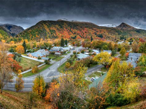 Arrowtown - Queenstown: Get the Detail of Arrowtown on TimesTravel