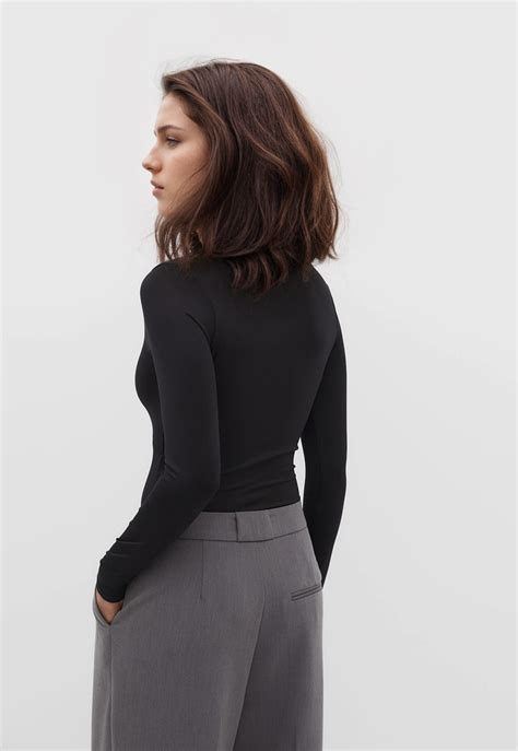 MWB Sweetheart Neckline Delight