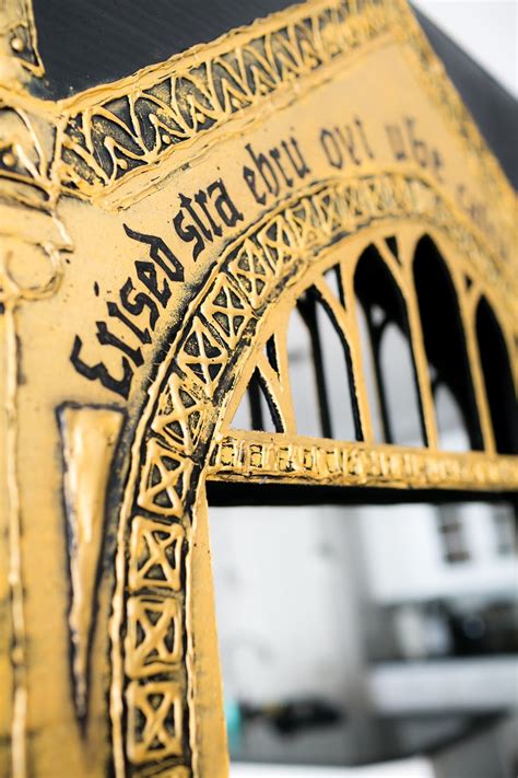 Delicious Reads: DIY Harry Potter Cardboard "Mirror of Erised" Tutorial