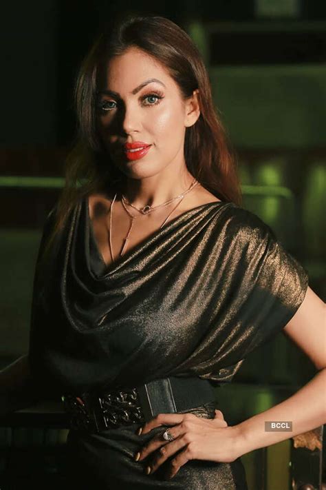 TMKOC's Babita aka Munmun Dutta shares unseen vacation pictures, fans ...