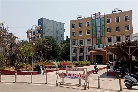 Teegala Krishna Reddy College of Pharmacy Hyderabad Campus: Photos ...