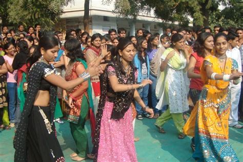 Smt. Laxmiben and Chimanlal Mehta Arts College Ahmedabad Campus: Photos ...