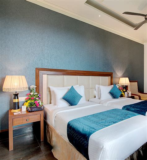 4 Star Hotels in Candolim, Goa | Godwin Hotels, Goa | Book Hotel in ...