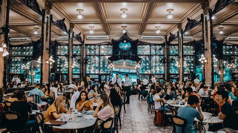 Busy Restaurant 的图像结果