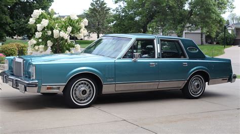 Lincoln Mark VI Market - CLASSIC.COM