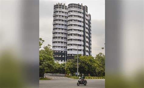 नोएडा ट्विन टावर्स: 7 हजार लोग और हजारों वाहन कहां जाएंगे, जानें धमाके ...