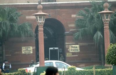 CIC raps MEA over India-Pakistan prisoners data