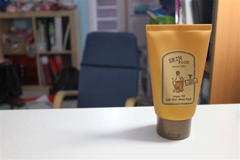 Among Rain and Sunshine: [REVIEW] Skinfood Argan Oil Silk Hair Moist Pack