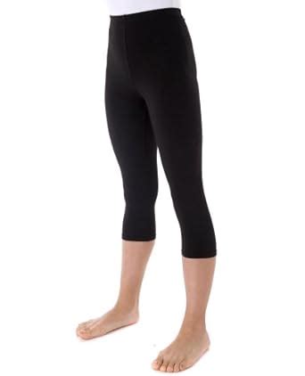 Danskin Little Girls' Capri Legging,Black,I (6x/7) : Amazon.in ...