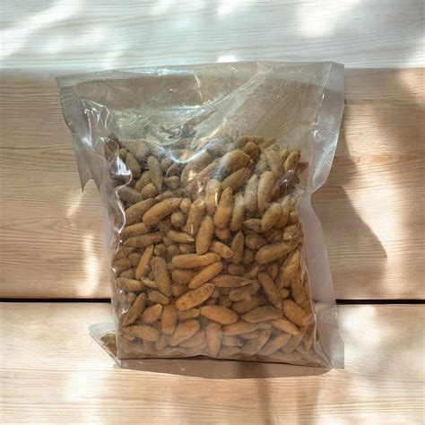 Chilgoza With Shell – Khan Kesar Mahal Pvt.Ltd