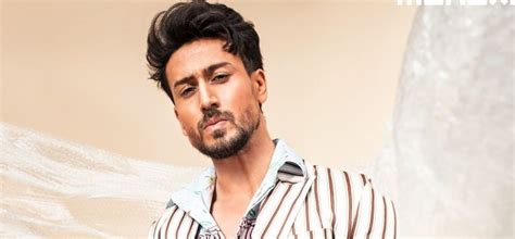 केसांच्या निरोगी वाढीसाठी मदत करतील हे 10 बेस्ट आवळा शॅम्पू | benefits ...