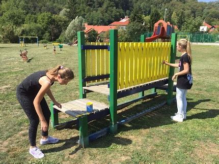 Dječje gradsko vijeće osvježilo sprave u Kunaparku i postavilo znakove ...