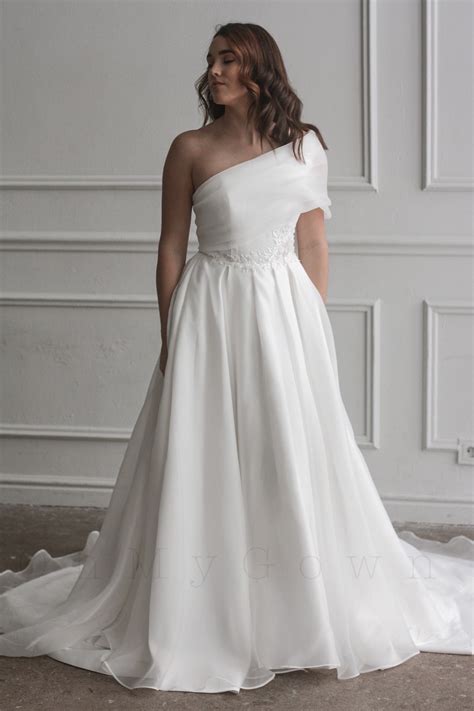 Plus Size One Shoulder Beach Wedding Dresses
